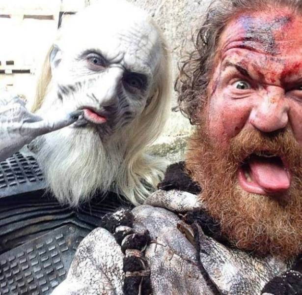 Game of Thrones behind the scenes - game of thrones selfie - It Ti Ere A