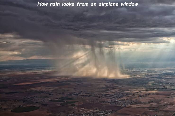 strange noises in the sky - How rain looks from an airplane window