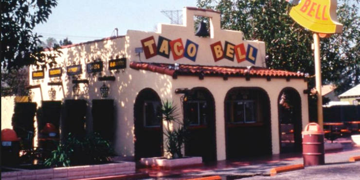 Taco Bell (1962)Glen Bell 
opened a stand selling tacos in 1951-1952 which he later sold before starting a restaurant named Taco Bell in 1964. By 1967, the company rapidly expanded and opened its 100th restaurant.