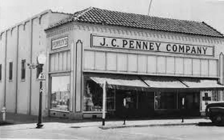JCPenney (1902)In 1898, James Cash Penney began working for a small chain of stores called the Golden Rule stores. Impressed by his work ethic and salesmanship, the owners of the store offered him one-third partnership in a new store they had opened.
