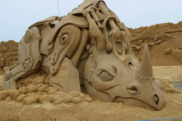 mechanical mega rhino sand sculpture