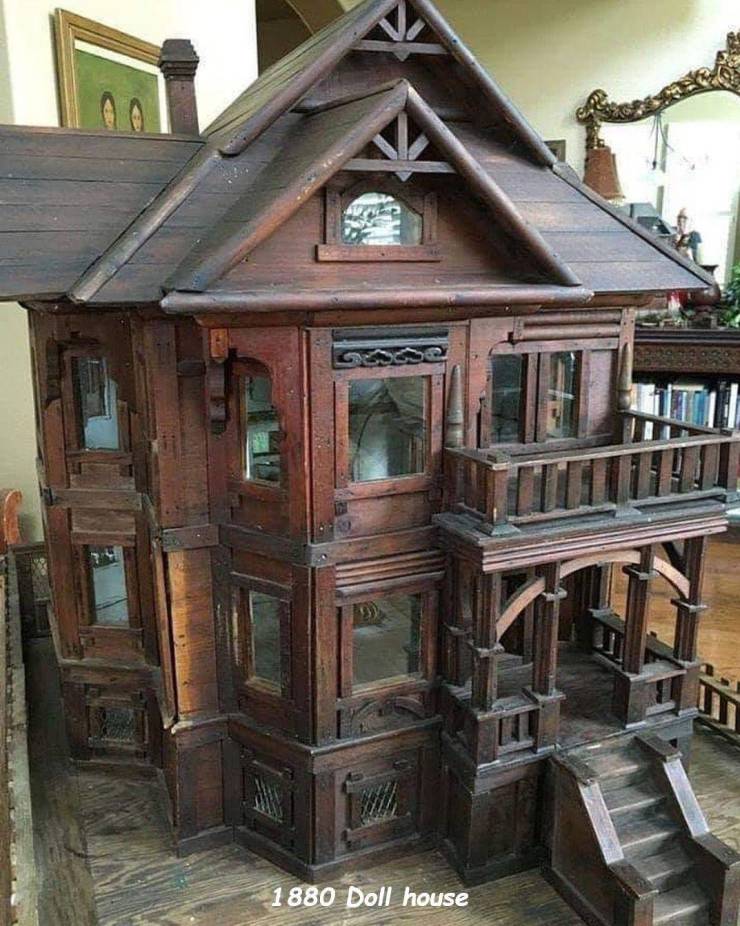 1880 victorian dollhouse - 1880 Doll house