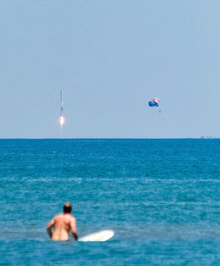 falcon 9 landing surfer