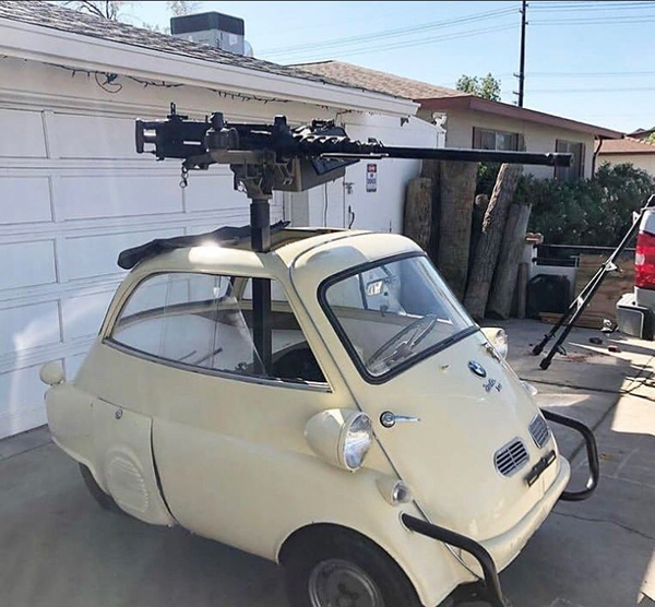 bmw isetta with gun