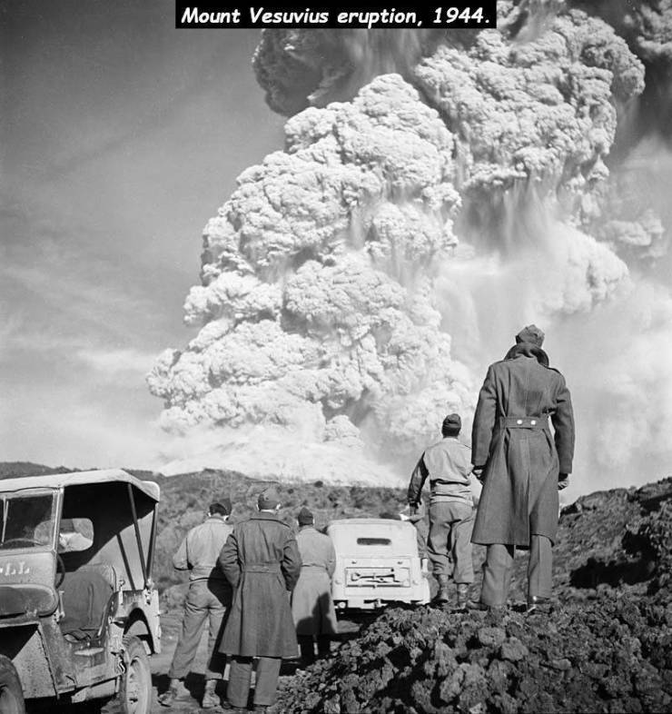 mt vesuvius 1944 - Mount Vesuvius eruption, 1944.