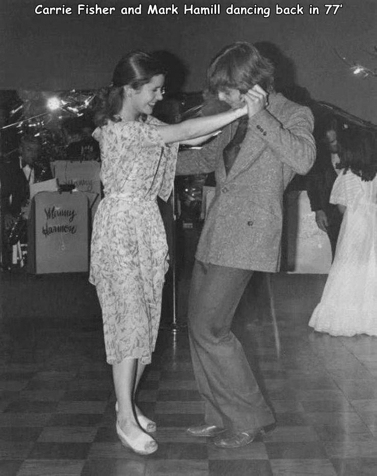 carrie fisher and mark hamill dancing - Carrie Fisher and Mark Hamill dancing back in 77 Witty partiere