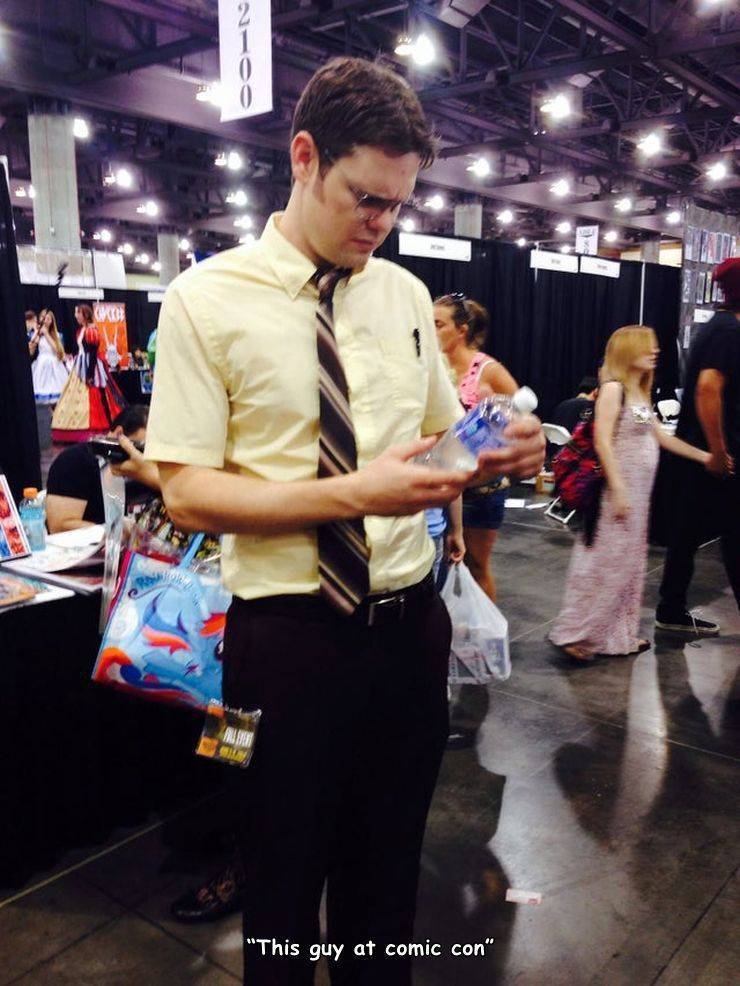 dwight cosplay - Be "This guy at comic con"