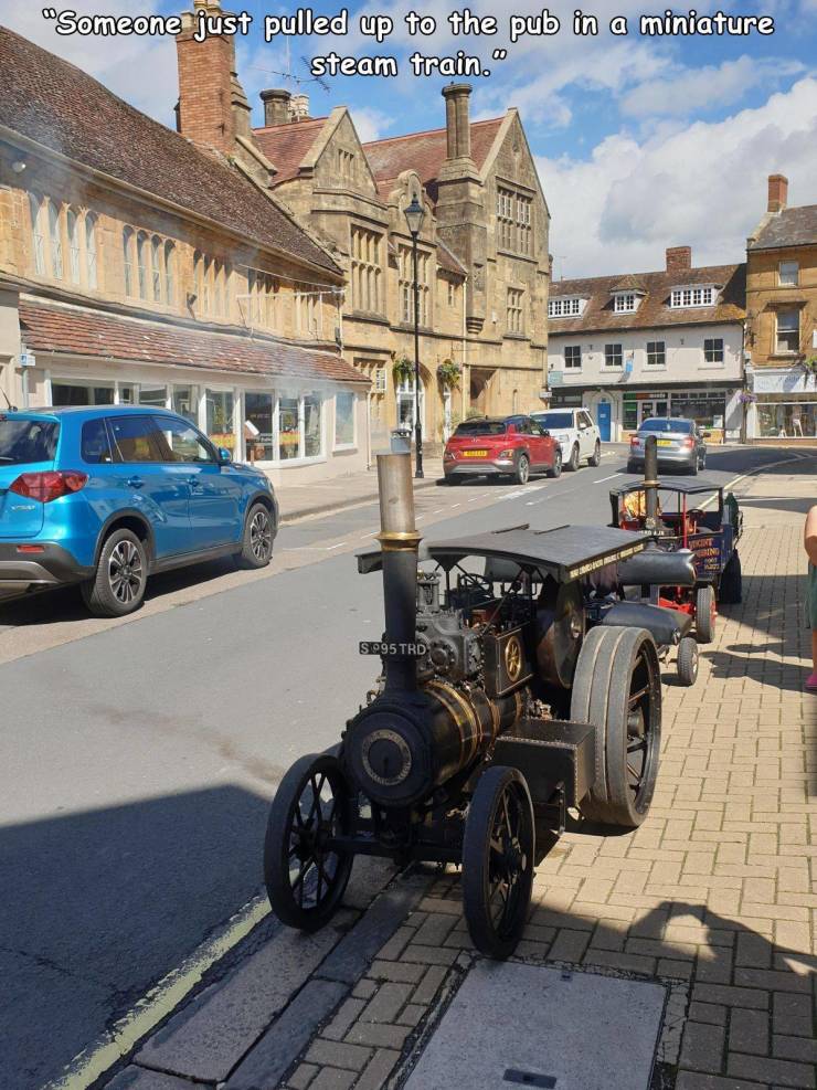 funny pics - vintage car - "Someone just pulled up to the pub in a miniature steam train." S995 Trd