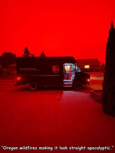 random pics - Wildfire - We Services Uds "Oregon wildfires making it look straight apocalyptic."