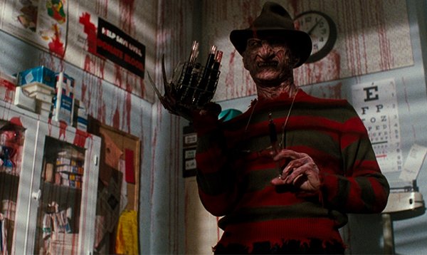 Robert Englund cut himself the first time when he tried on the infamous Freddy glove.
