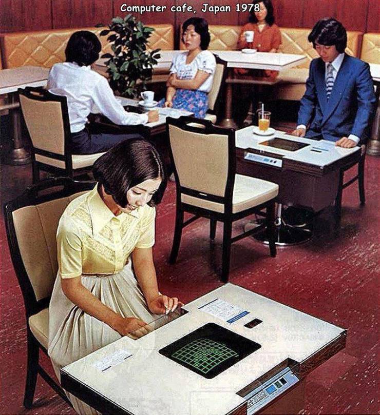 funny random pics - Computer cafe, Japan 1978