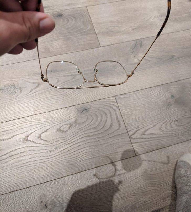 "Only the prescription lens of these glasses casts the shadow."