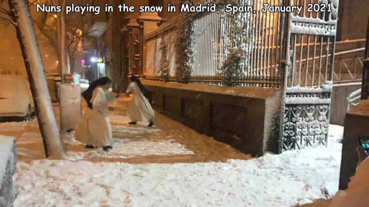 snow - Nuns playing in the snow in Madrid, Spain, 107070 19