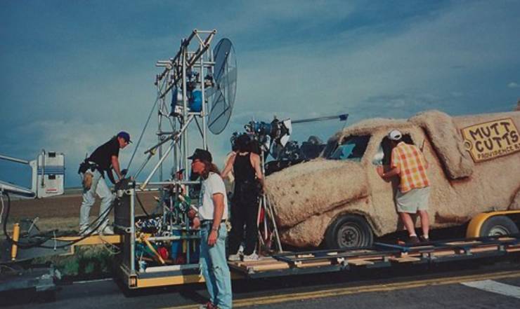 44 Behind-The-Scenes Photos From Famous Movies