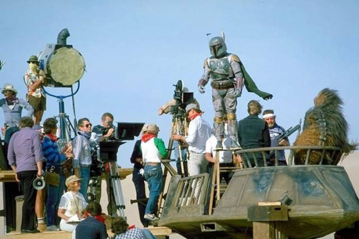 44 Behind-The-Scenes Photos From Famous Movies