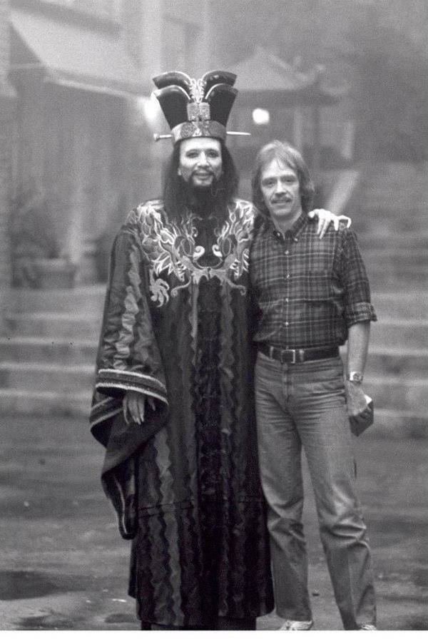 44 Behind-The-Scenes Photos From Famous Movies