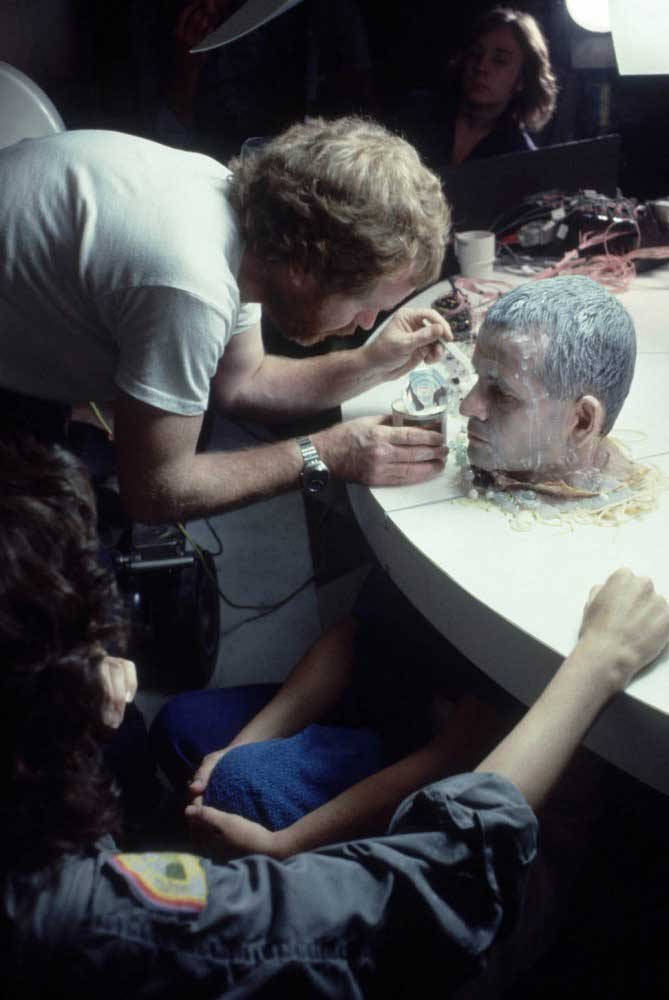 44 Behind-The-Scenes Photos From Famous Movies