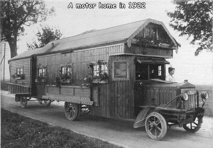1920s rv - A motor home in 1922 Sand