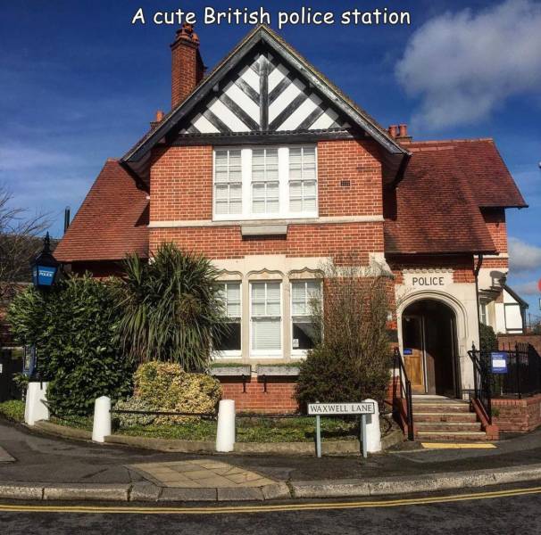house - A cute British police station Police Waxwell Lane