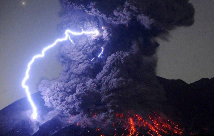 amazing images - - japan volcano