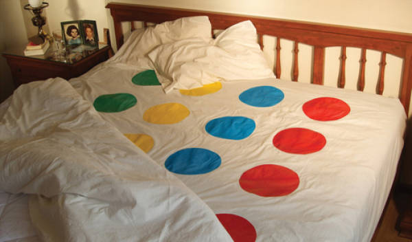 funny photos - twister bed sheets - es