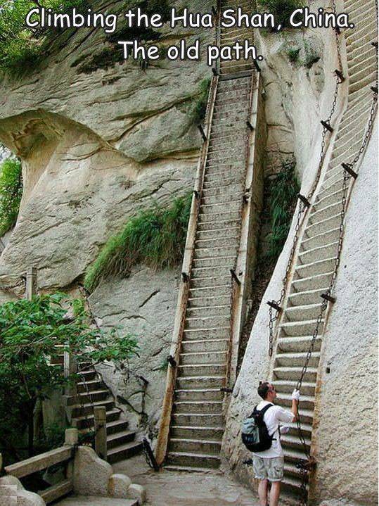 awesome images - cool photos - cirith ungol stairs - Climbing the Hua Shan, China. The old path.