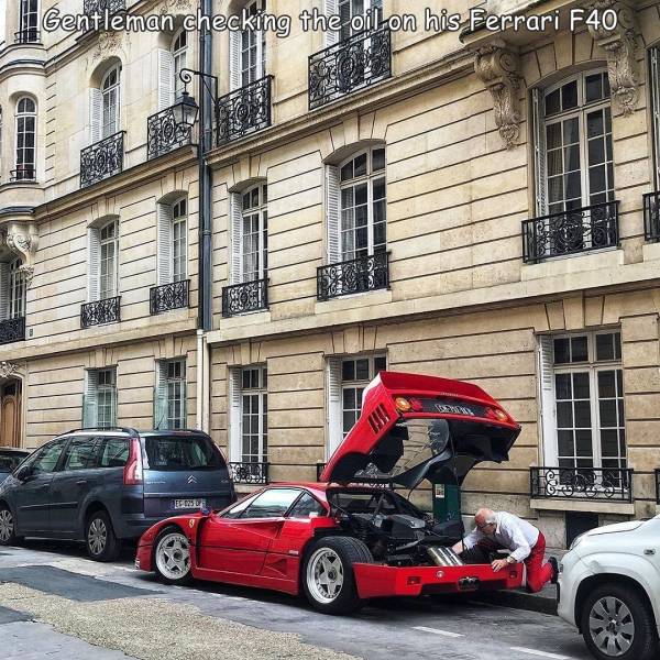 street - Gentleman checking the oil.on his Ferrari F40 Branza White Is 9 ka