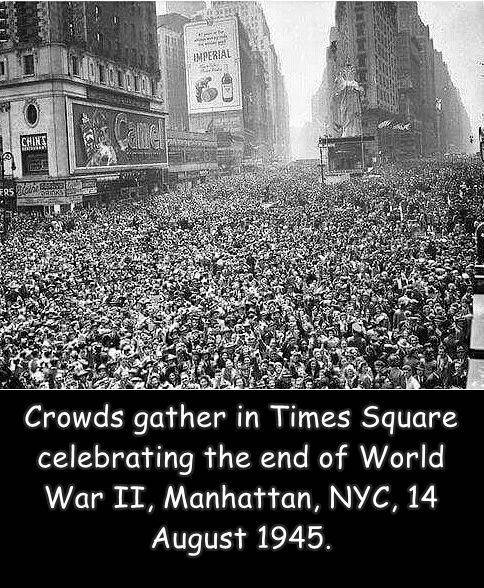 landmark - Imperial Canned Chine Ers Here Crowds gather in Times Square celebrating the end of World War Ii, Manhattan, Nyc, .