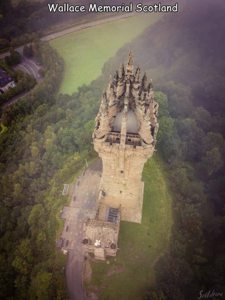fun randoms - cool stuff - aerial photography - Wallace Memorial Scotland Scoldrone