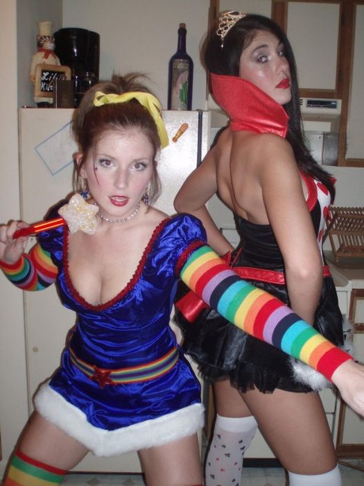 27 Hot Sexy Halloween Costume Candids
