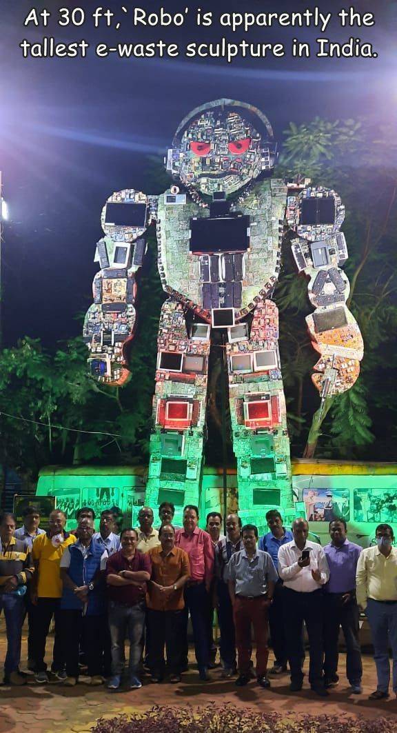 funny photos - tourist attraction - At 30 ft,' Robo' is apparently the tallest ewaste sculpture in India.