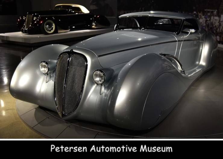 funny photos - vintage car - Petersen Automotive Museum