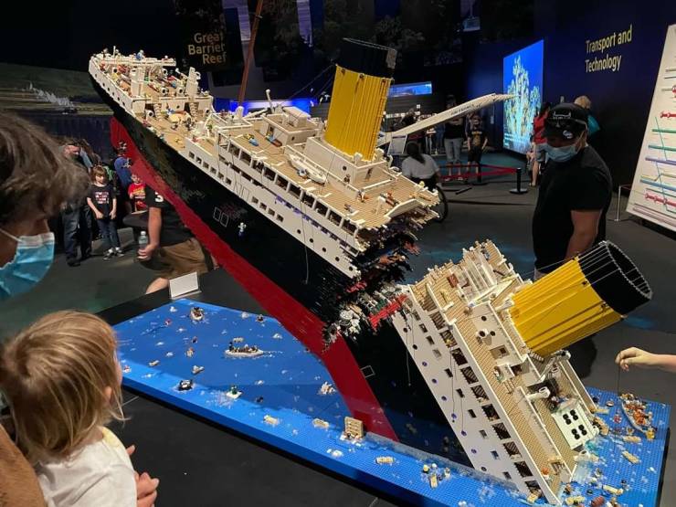 fun randoms - cool pics - lego - Grea Barrier Reef Transport and Technology Ay