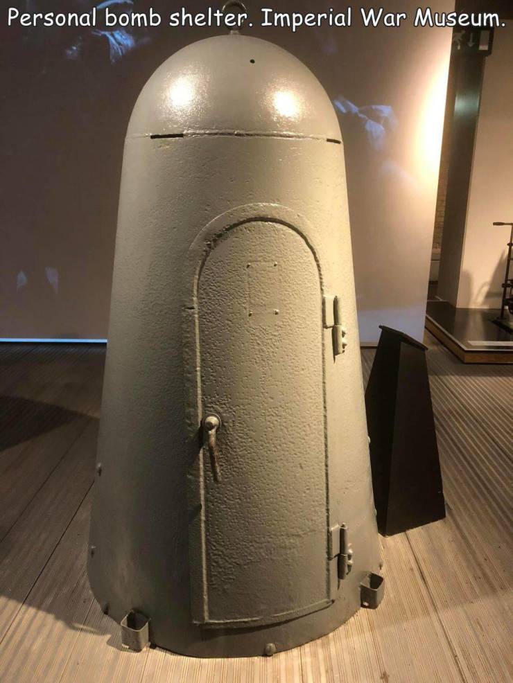 Personal bomb shelter. Imperial War Museum.