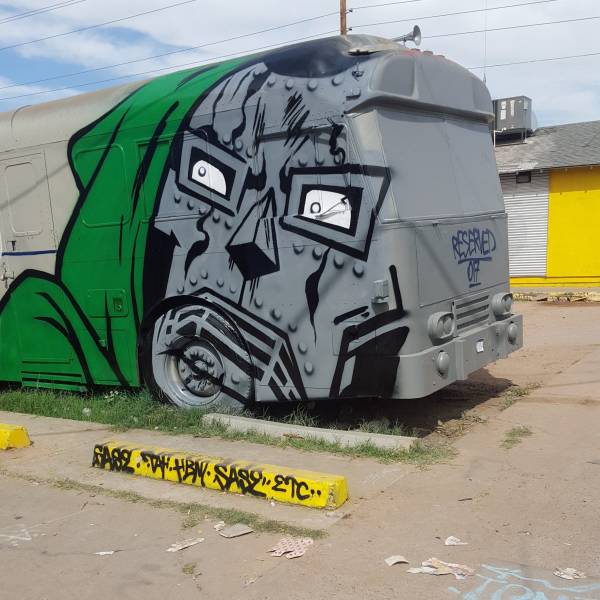 cool random pics - dr doom graffiti