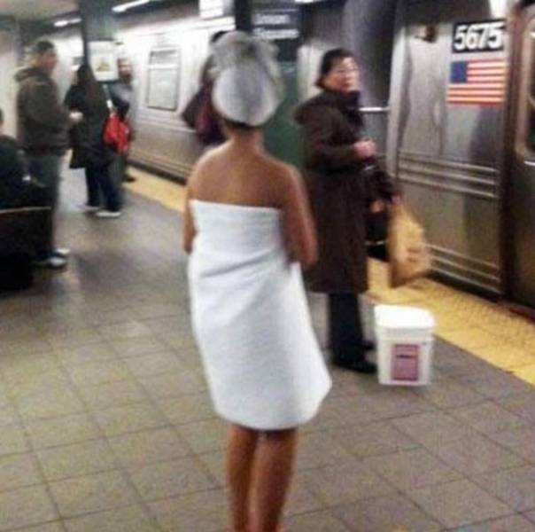 cool random pics - weird people on the subway - 5675