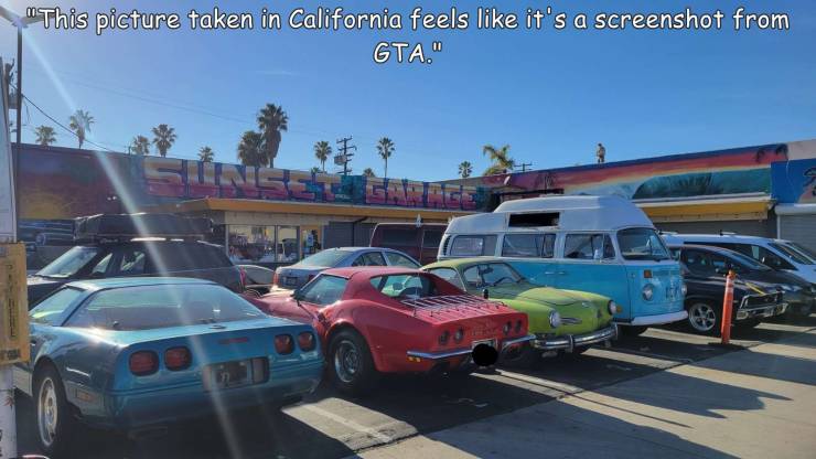 fun randoms - funny photos - compact car - "This picture taken in California feels it's a screenshot from Gta."