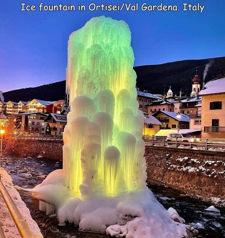 ice - Ice fountain in OrtiseiVal Gardena. Italy