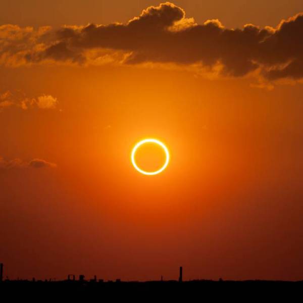 fun randoms - fascinating photos - solar eclipse from earth