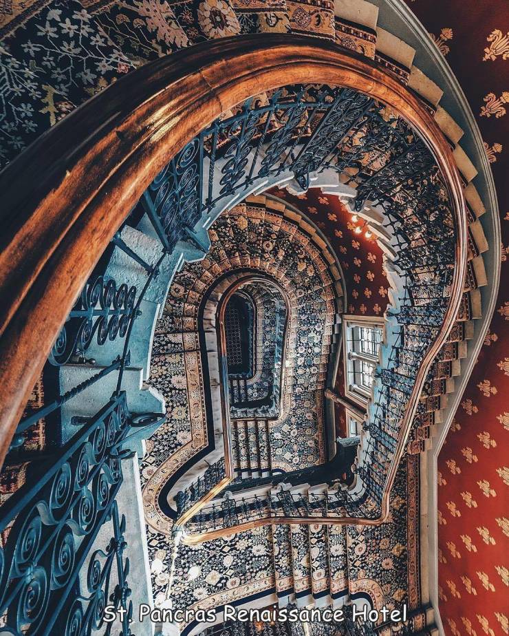fun randoms - fascinating photos - st pancras renaissance hotel staircase - I 3 St. Pancras Renaissance Hotel,