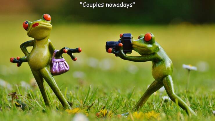 fun randoms - funny photos - funny best friend facts - "Couples nowadays"