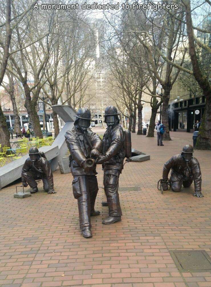 funny photos - occidental square - A monument dedicated to firefighters