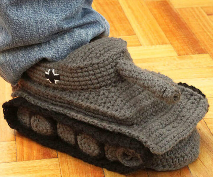 random pics - crochet tank slippers