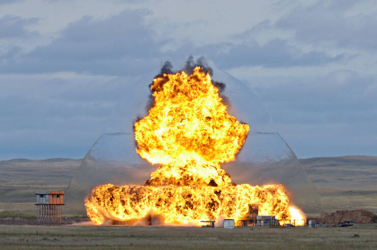cool and interesting photos - explosion shockwave