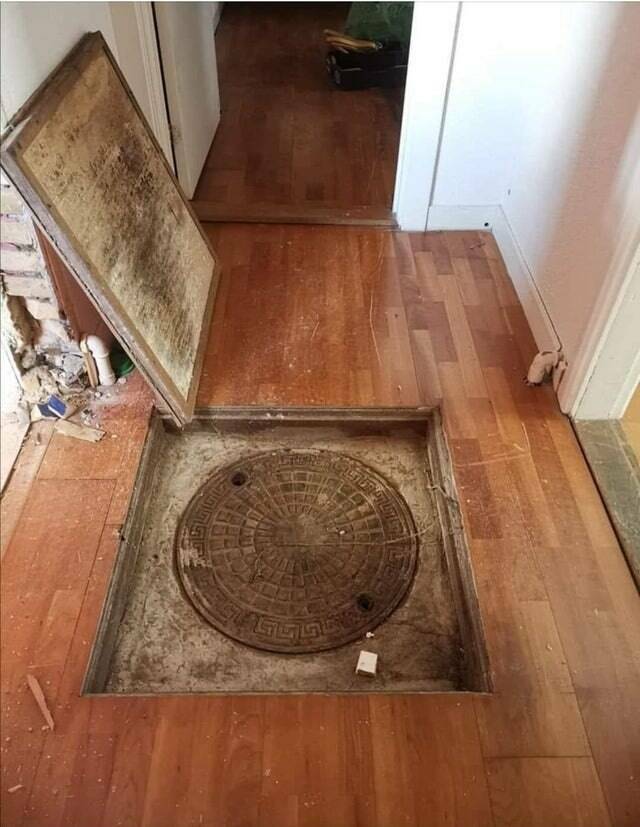 Random Pictures and Images - manhole inside house