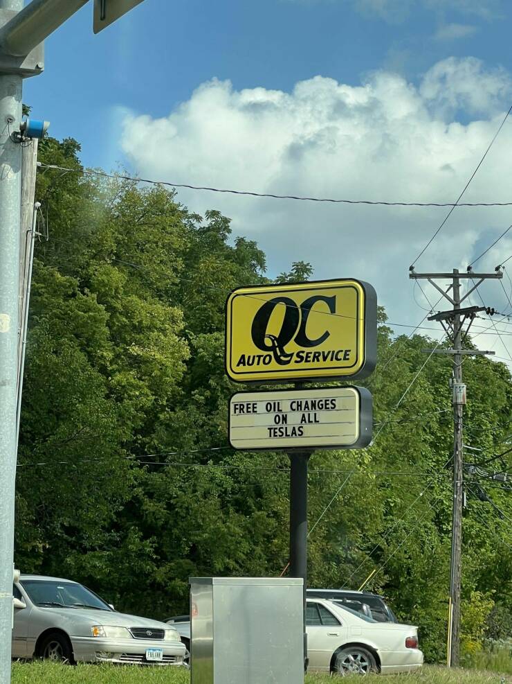 daily dose of randoms - street sign - Oc Auto Service Free Oil Changes On All Teslas