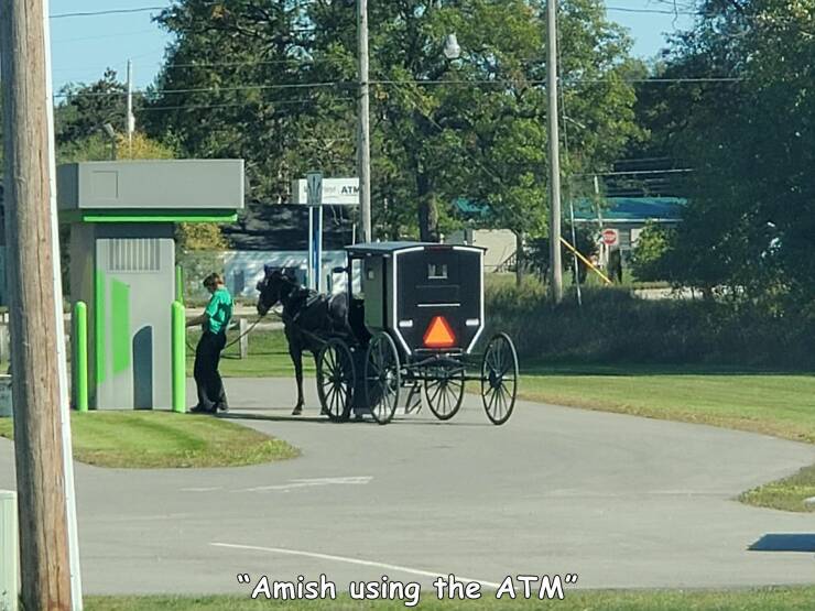 daily dose of randoms - horse an buggy - 00 Atm Amish using the Atm