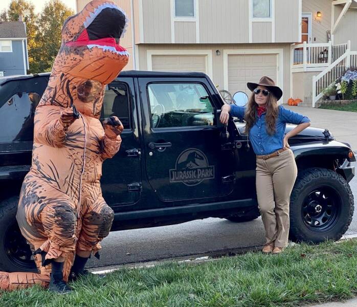 funny and cool pics - vehicle door - Jurassic Park