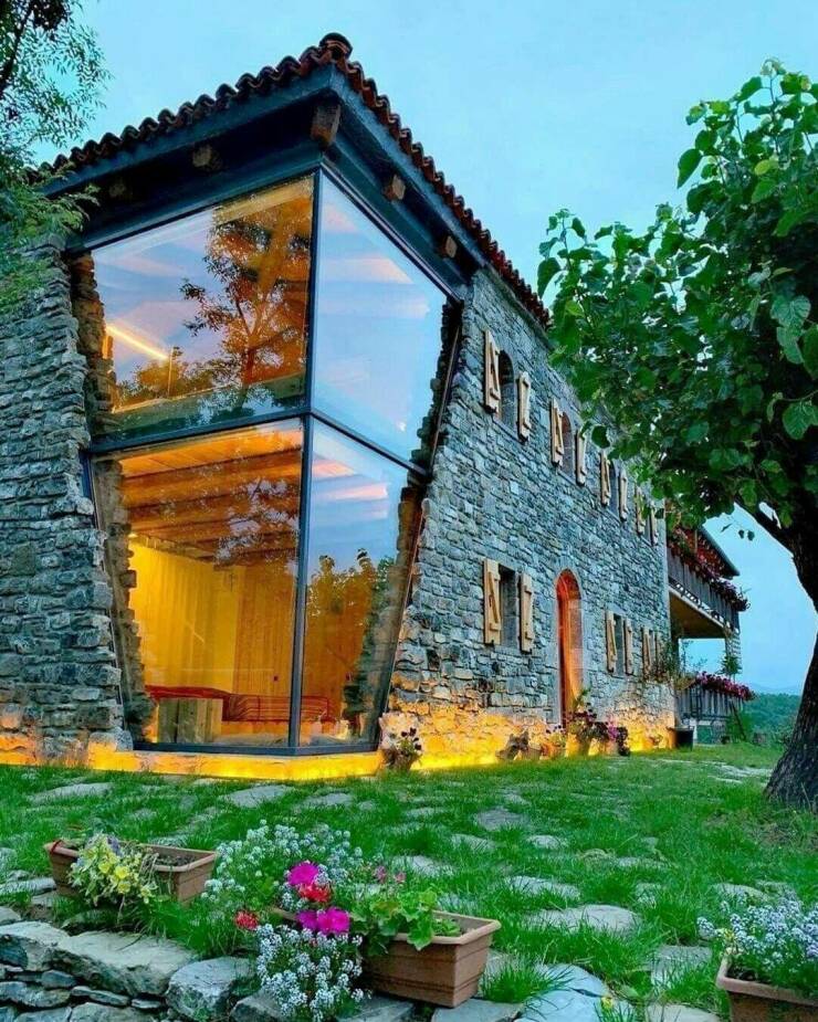 funny and cool pics - beautiful glass house