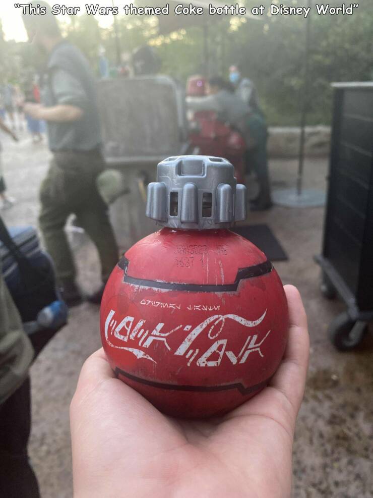 cool random pics - coca cola - "This Star Wars themed Coke bottle at Disney World" 471171 Lok Tank